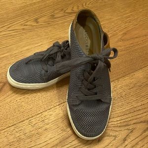 Lucky Brand sneaker